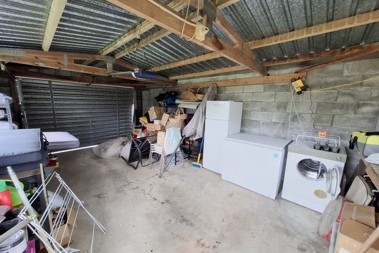 Photo of property in 42 Branch Road, Highlands Park, New Plymouth, 4312