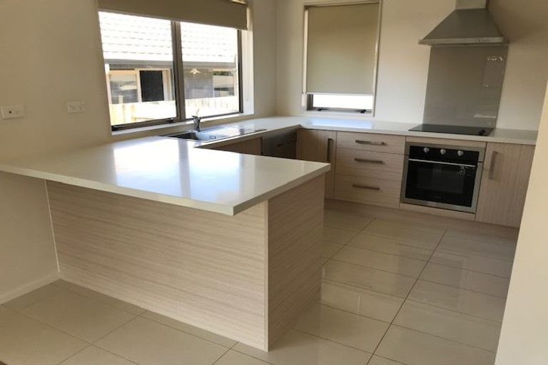 Photo of property in 10 Rooseville Mews, Pukekohe, 2120