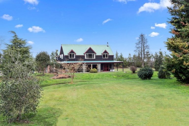 Photo of property in 37 Allin Drive, Waikuku Beach, 7402