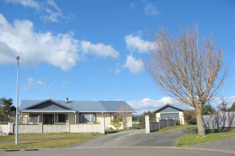 Photo of property in 6 Hinenamu Grove, Turangi, 3334