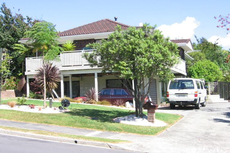 Photo of property in 4 Kallista Place, Browns Bay, Auckland, 0630