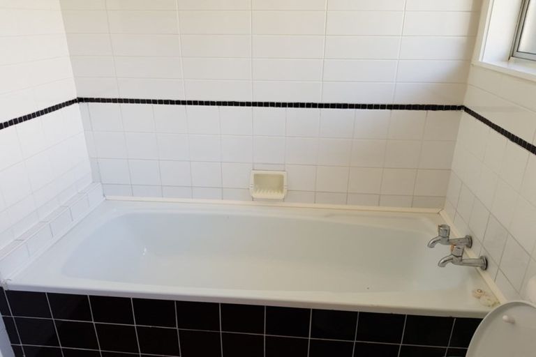 Photo of property in 51a Mellons Bay Road, Mellons Bay, Auckland, 2014