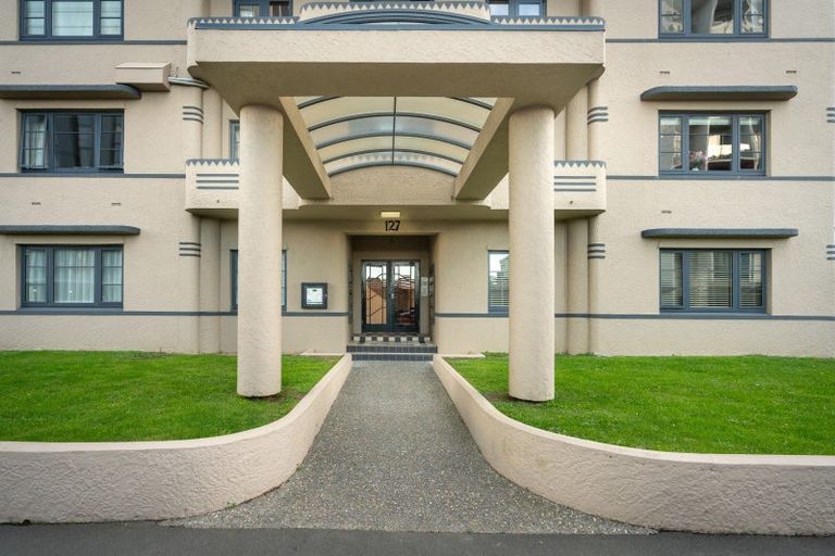 Photo of property in Westhaven Apartments, 23/127 Molesworth Street, Thorndon, Wellington, 6011