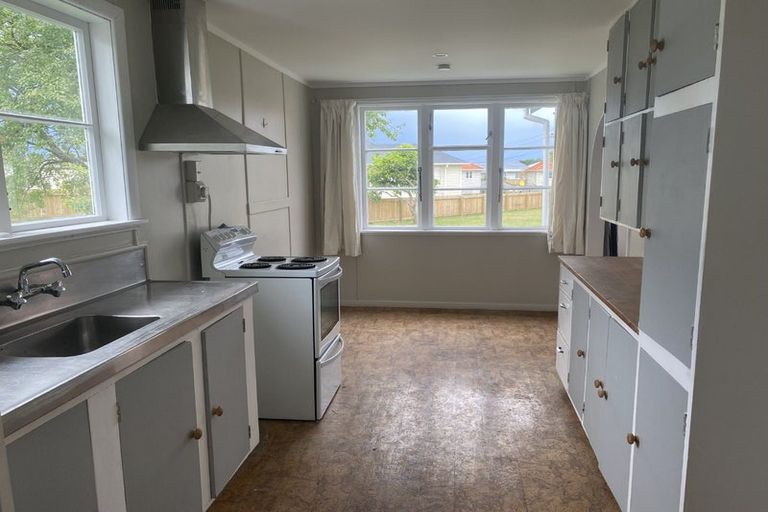 Photo of property in 11 Goldsmith Crescent, Levin, 5510