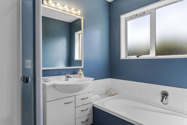 Photo of property in 2 Gerald Beattie Lane, Rangiora, 7400