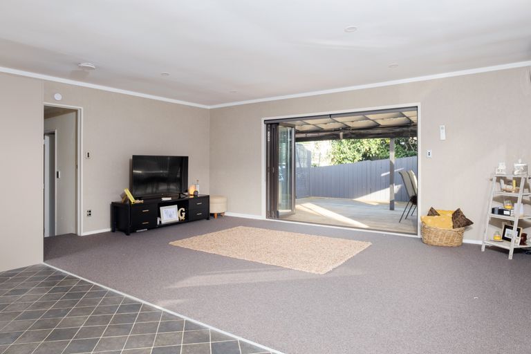 Photo of property in 7b Pokapu Place, Bethlehem, Tauranga, 3110