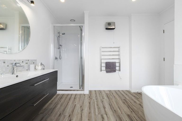 Photo of property in 2/32 Prospect Terrace, Pukekohe, 2120