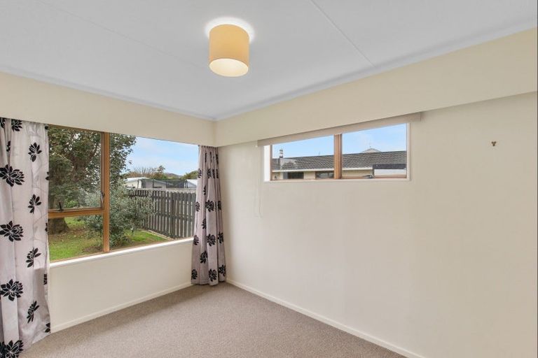 Photo of property in 11 Matipo Street, Levin, 5510