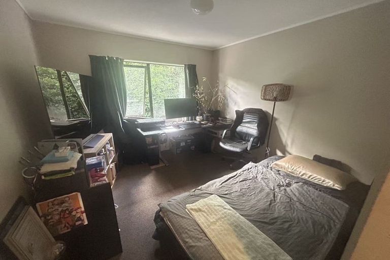 Photo of property in 1/21 Lowtherhurst Road, Massey, Auckland, 0614