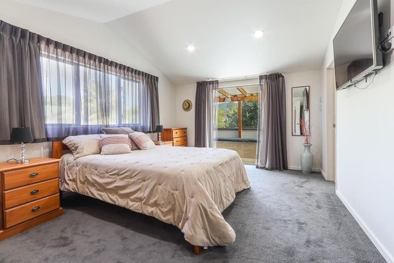 Photo of property in 43 Tawavale Street, Pukehangi, Rotorua, 3015