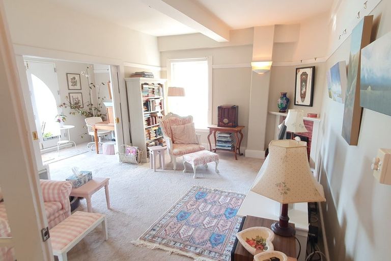 Photo of property in Inverleith House, 306 Oriental Parade, Oriental Bay, Wellington, 6011