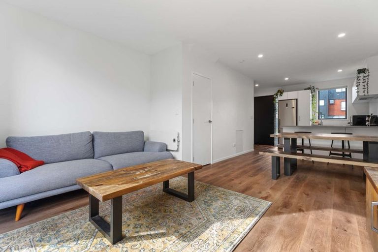 Photo of property in 12 Rara Lane, Manukau, Auckland, 2104