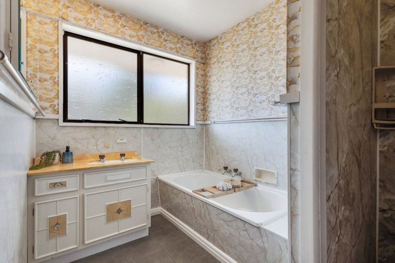 Photo of property in 704 Hawkins Road, Marshland, Christchurch, 8051