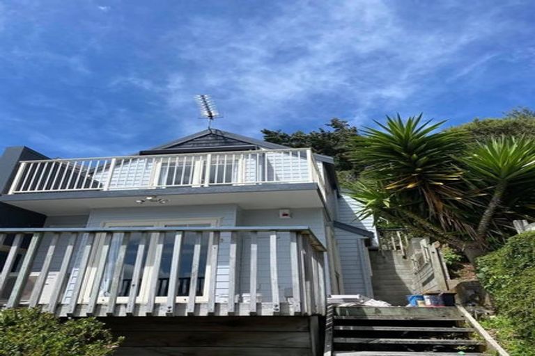 Photo of property in 17 Kopiko Way, Brooklyn, Wellington, 6021