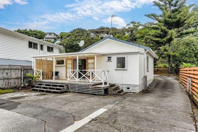 Photo of property in 27 Paremata Crescent, Paremata, Porirua, 5024