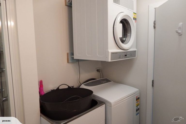 Photo of property in 3/63 Royal Crescent, Saint Kilda, Dunedin, 9012