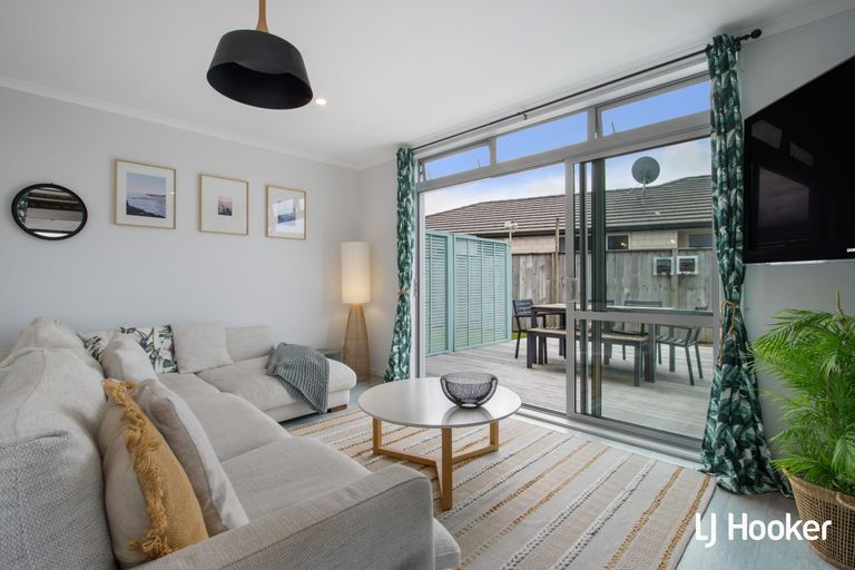 Photo of property in 16 Reel Road, Athenree, Waihi Beach, 3611