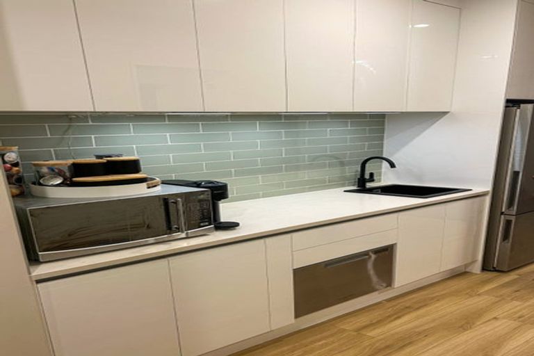 Photo of property in 35 Pohewa Road, Silverdale, 0932