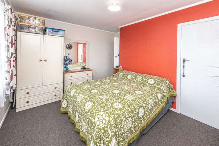 Photo of property in 136 Puriri Street, Castlecliff, Whanganui, 4501