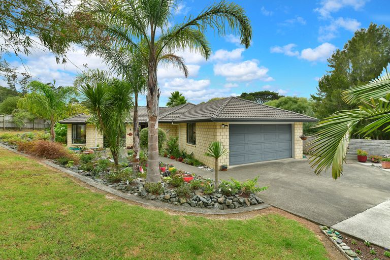 Photo of property in 8 Puhoi Close, Puhoi, Warkworth, 0994
