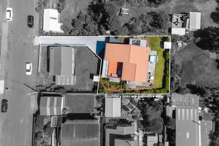 Photo of property in 17 Moana Street, Otaki Beach, Otaki, 5512