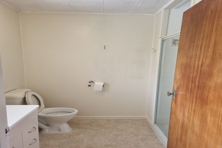 Photo of property in 3/58 View Road, Henderson, Auckland, 0612