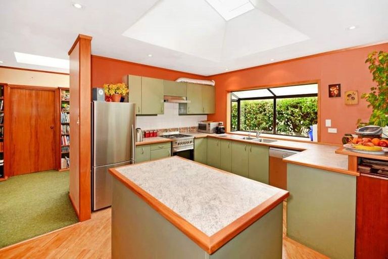 Photo of property in 50 Moore Street, Hillcrest, Auckland, 0627