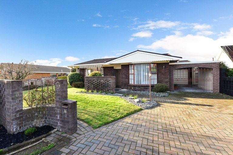 Photo of property in 16 Cattanach Street, St Andrews, Hamilton, 3200