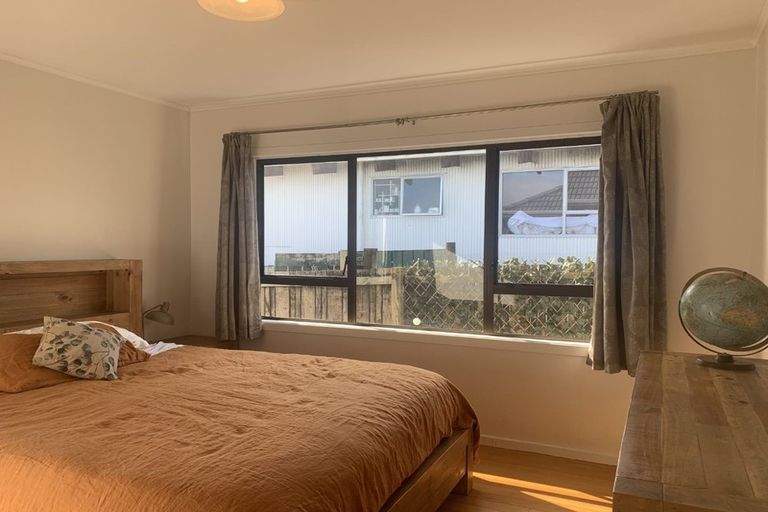 Photo of property in 1/114 Kervil Avenue, Te Atatu Peninsula, Auckland, 0610