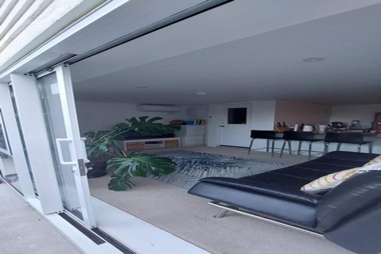 Photo of property in 29 Kingston Heights Road, Kingston, Wellington, 6021