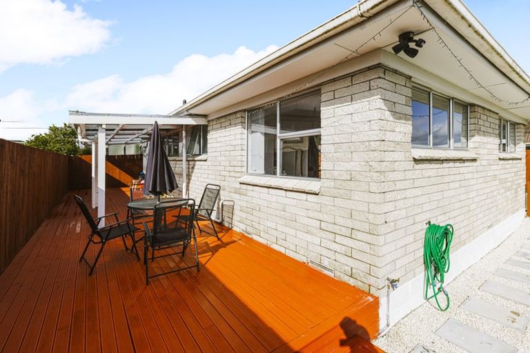 Photo of property in 2/5 Royal Arch Place, Rosehill, Papakura, 2113