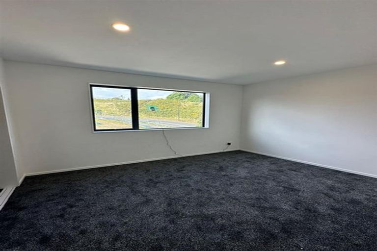 Photo of property in 64b Crestview Rise, Papakura, 2110