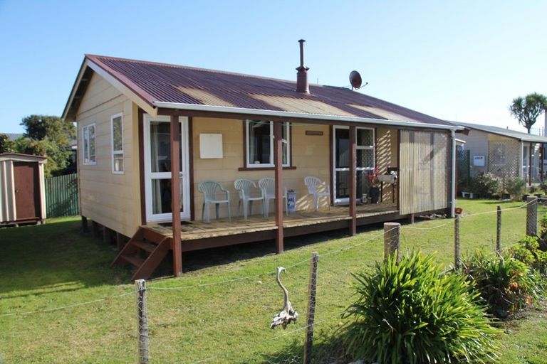 Photo of property in 4 Cook Street, Carters Beach, Westport, 7825