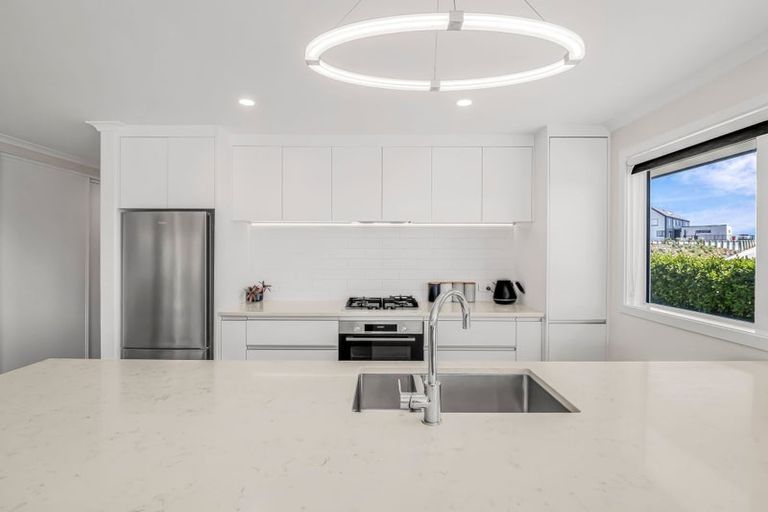 Photo of property in 33 Golf Vue Place, Castlecliff, Whanganui, 4501