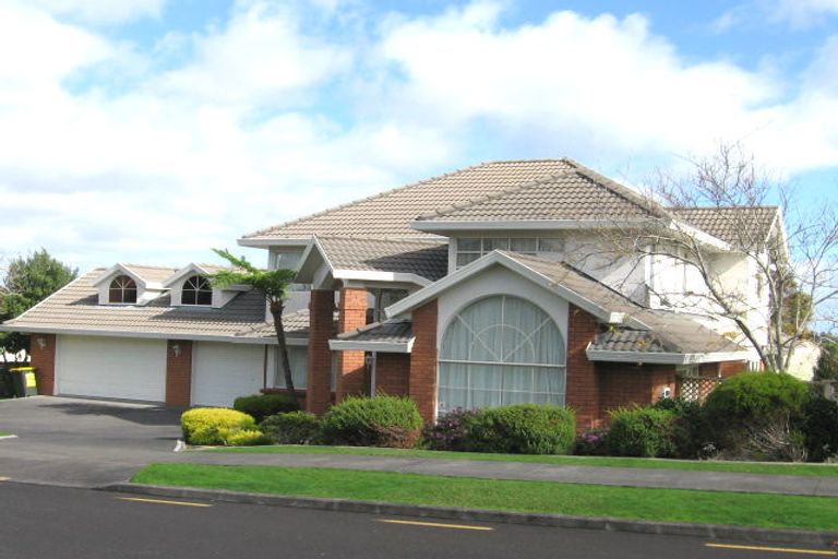 Photo of property in 16 Rochester Crescent, Somerville, Auckland, 2014