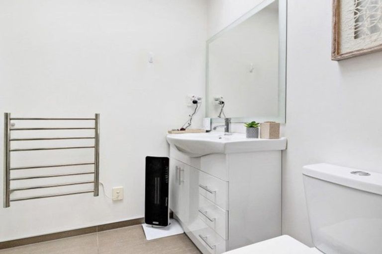 Photo of property in 14c Crieff Street, Northland, Wellington, 6012