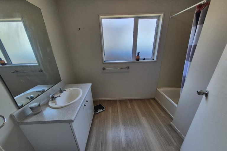 Photo of property in 49a Strowan Road, Strowan, Christchurch, 8052