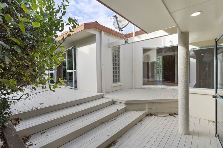 Photo of property in 1 Halldene Terrace, Red Beach, 0932