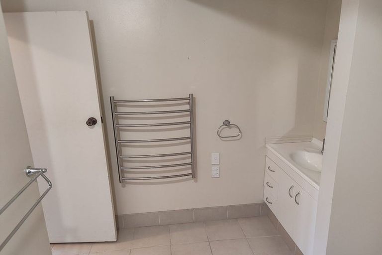 Photo of property in 22 Philson Terrace, Browns Bay, Auckland, 0630