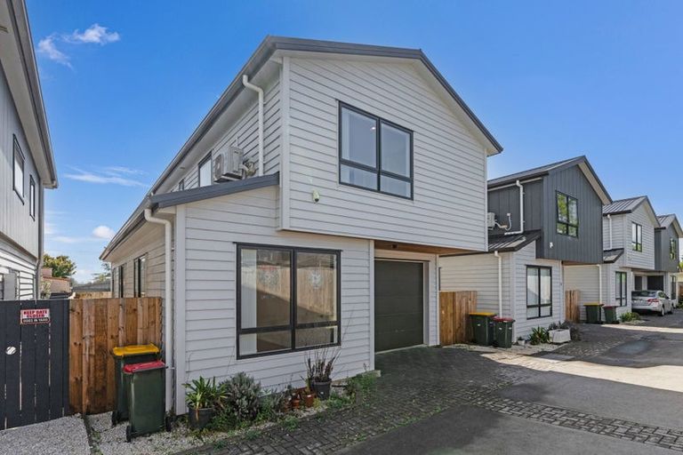 Photo of property in 103c Lynwood Road, New Lynn, Auckland, 0600
