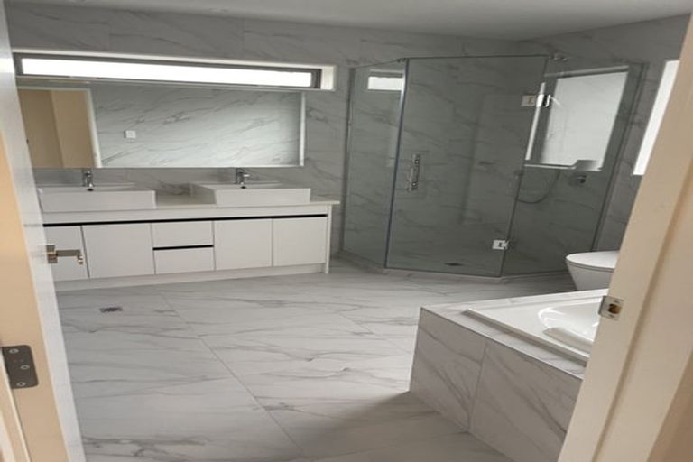 Photo of property in 1 Kokonga Lane, Silverdale, 0932