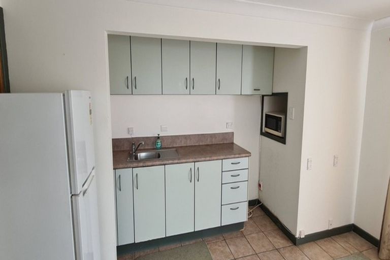 Photo of property in 48 Woodstock Road, Forrest Hill, Auckland, 0620