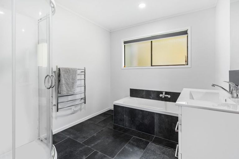 Photo of property in 52 Hilltop Avenue, Morningside, Whangarei, 0110