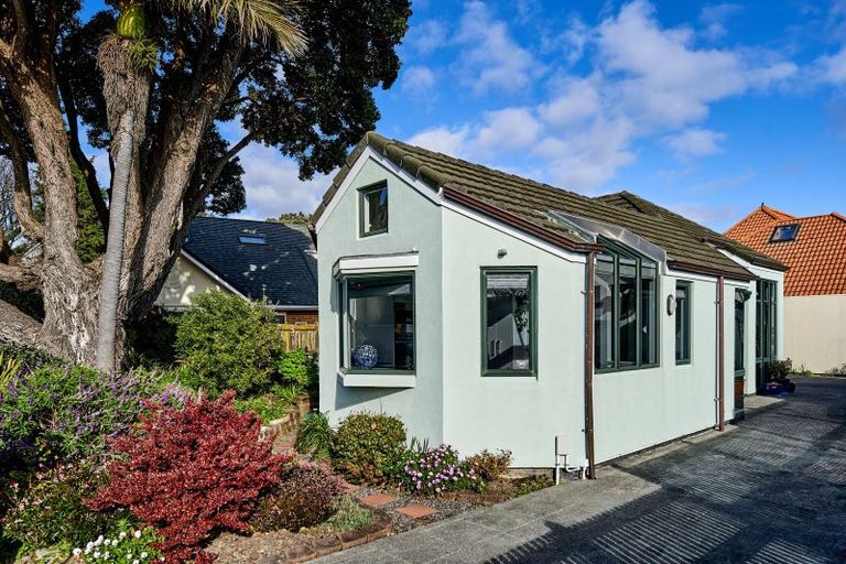Photo of property in 58 Laings Road, Hutt Central, Lower Hutt, 5010