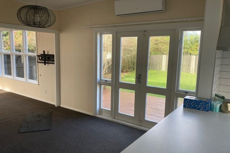 Photo of property in 28 Davidson Crescent, Tawa, Wellington, 5028