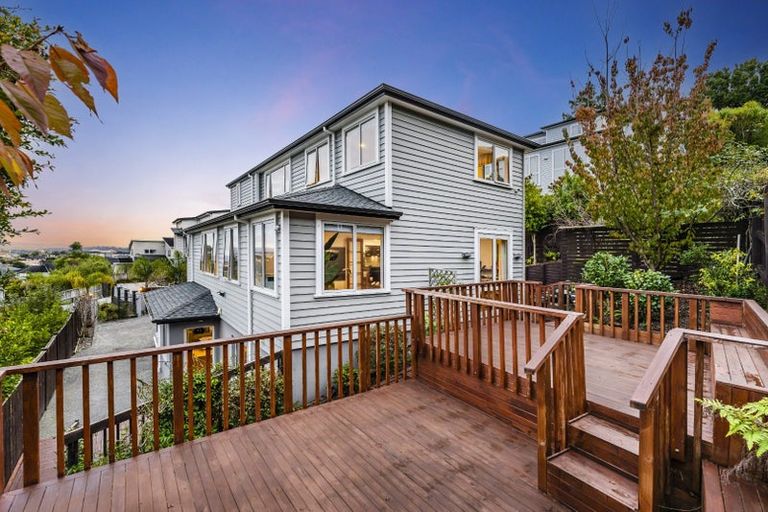 Photo of property in 52 Corricvale Way, Northcross, Auckland, 0630