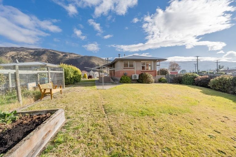 Photo of property in 2 Ancrum Street, Roxburgh, 9500