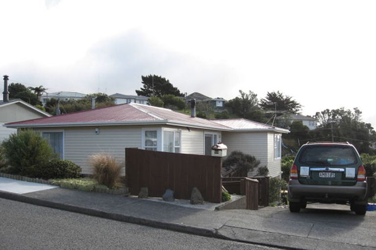 Photo of property in 58 Link Road, Newlands, Wellington, 6037