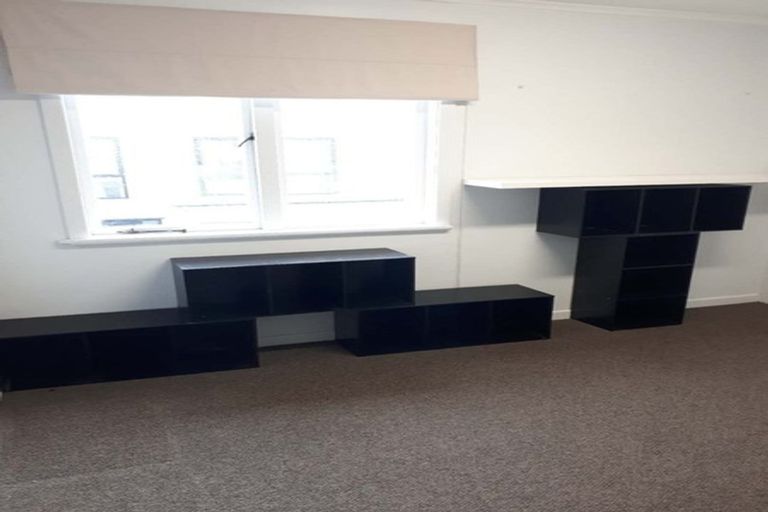 Photo of property in 11 Preston Avenue, Henderson, Auckland, 0610