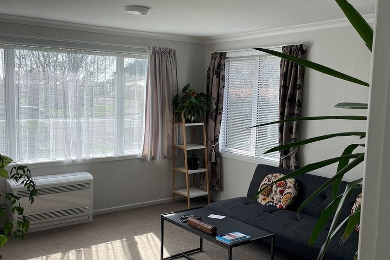 Photo of property in 45 Selwyn Crescent, College Estate, Whanganui, 4500